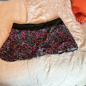 Lululemon skort size 14